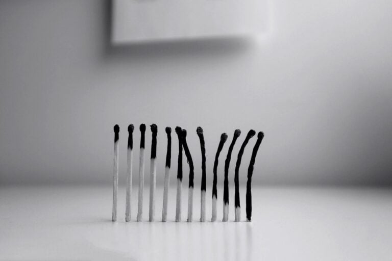 Churn Rate vs Retention Rate: Two Sides of the Same Problem